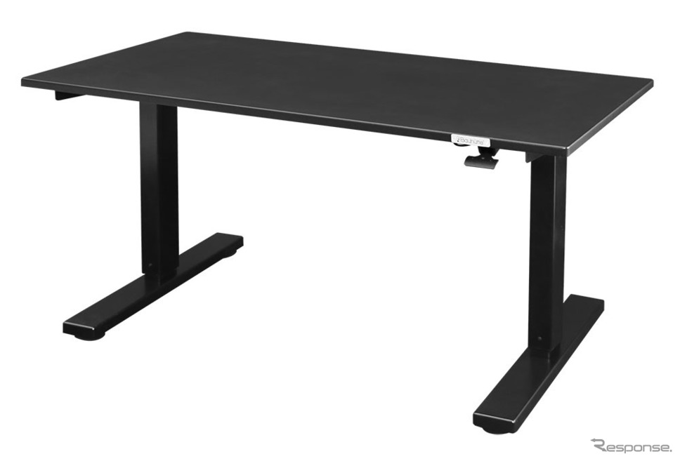 新製品のうちの一つ、SAゲーミングデスク(ミドルタイプ)