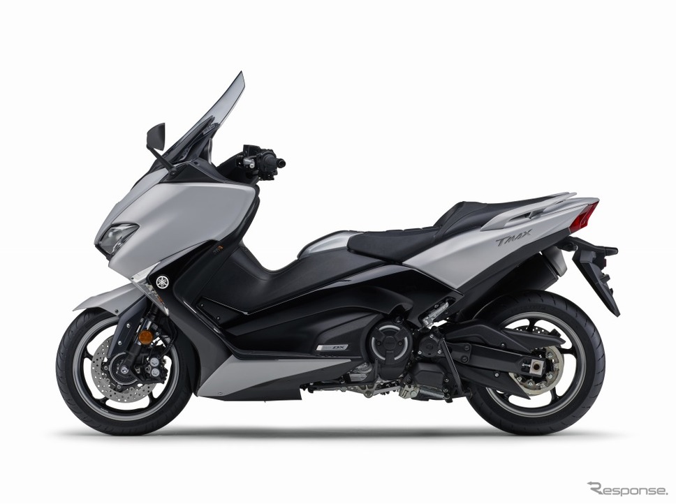 ヤマハ TMAX530 DX ABS(マットライトグレーメタリック4)