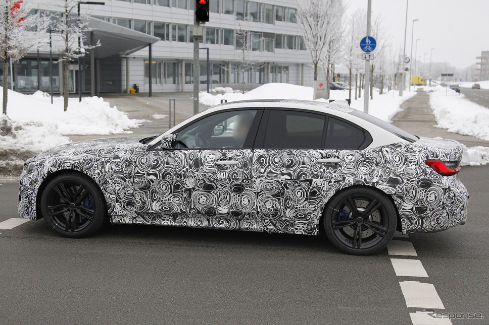 BMW M3セダン 新型スクープ写真《APOLLO NEWS SERVICE》