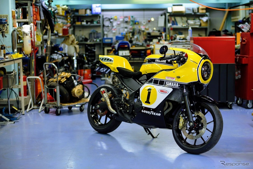 GG Retorofitz社が販売するキットを装着したヤマハ YZF-R25《撮影 佐藤旅宇》
