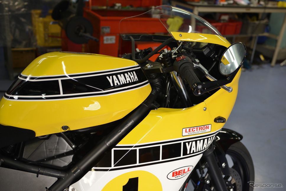 GG Retorofitz社が販売するキットを装着したヤマハ YZF-R25《撮影 佐藤旅宇》