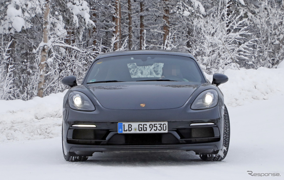 ポルシェ 718ケイマン GT4ツーリングパッケージ スクープ写真《APOLLO NEWS SERVICE》