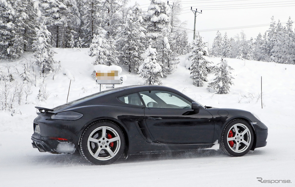 ポルシェ 718ケイマン GT4ツーリングパッケージ スクープ写真《APOLLO NEWS SERVICE》
