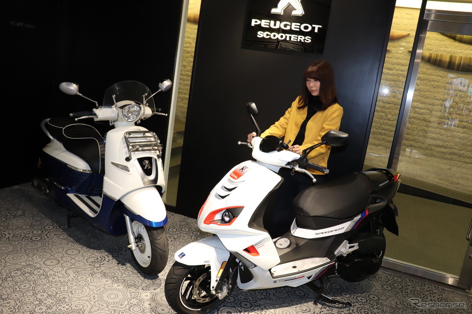 プジョー ジャンゴ125(左)とスピードファイト125(右)《写真提供 アディバ》