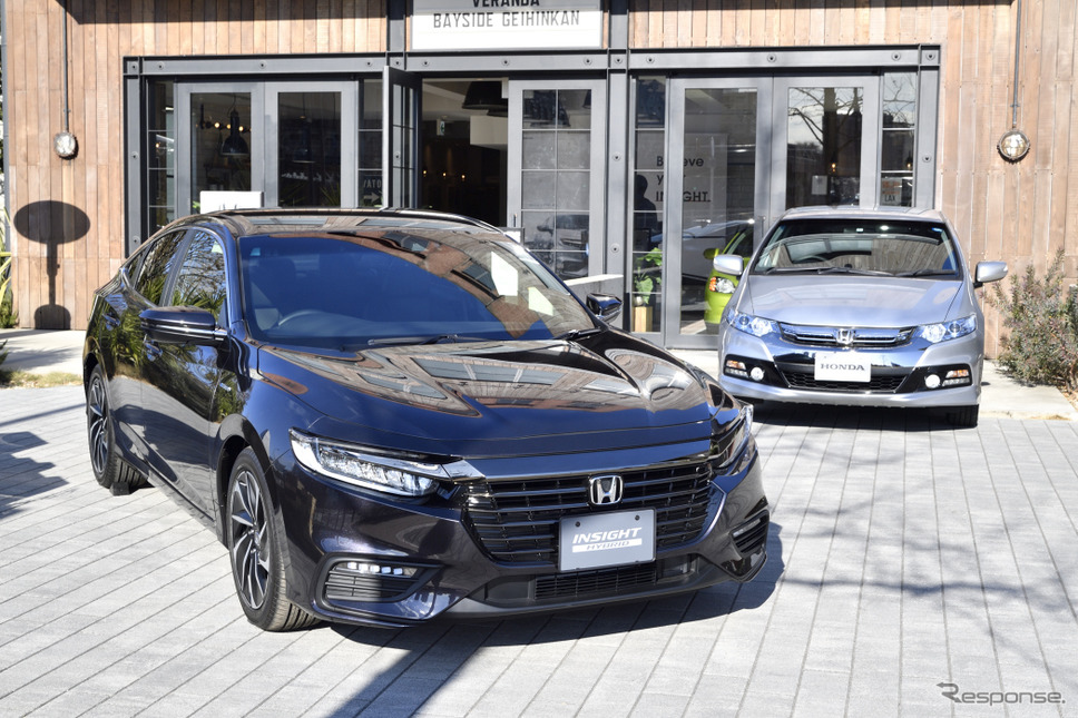 ホンダ インサイト 新型(左)と2代目(右)《撮影 雪岡直樹》