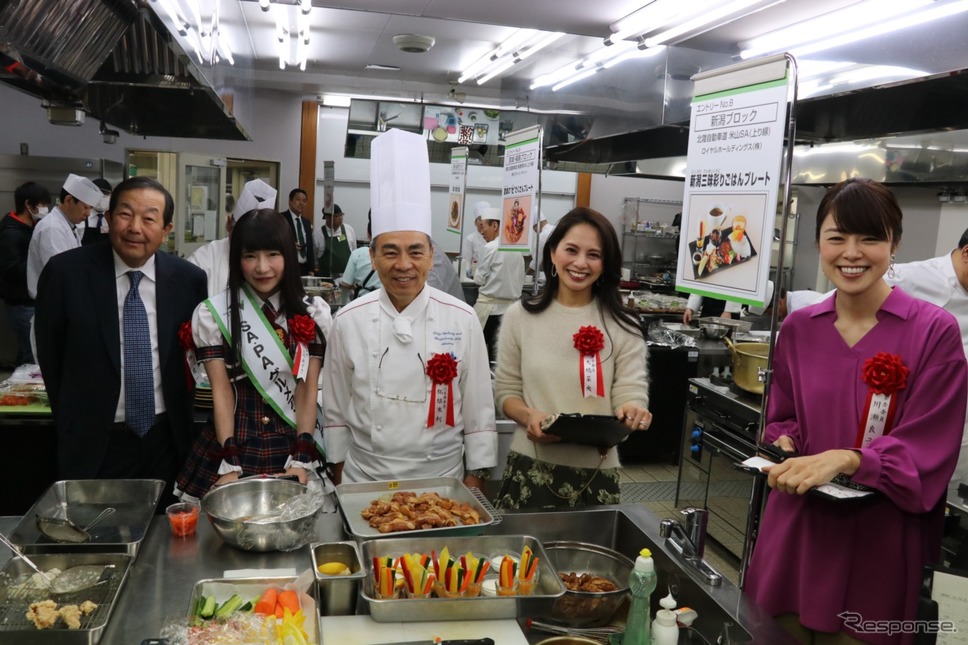 審査委員。左から四川販店オーナーシェフで今回の審査委員長陳健一氏、タレントのもえのあずきさん、東京調理製菓専門学校校長柘植末利氏、リクルートライフスタイル じゃらん統括編集長大橋菜央さん、タレントの川瀬良子さん。このほかにネクセリア東日本の村山和夫社長の6名で審査にあたった。《撮影 中込健太郎》