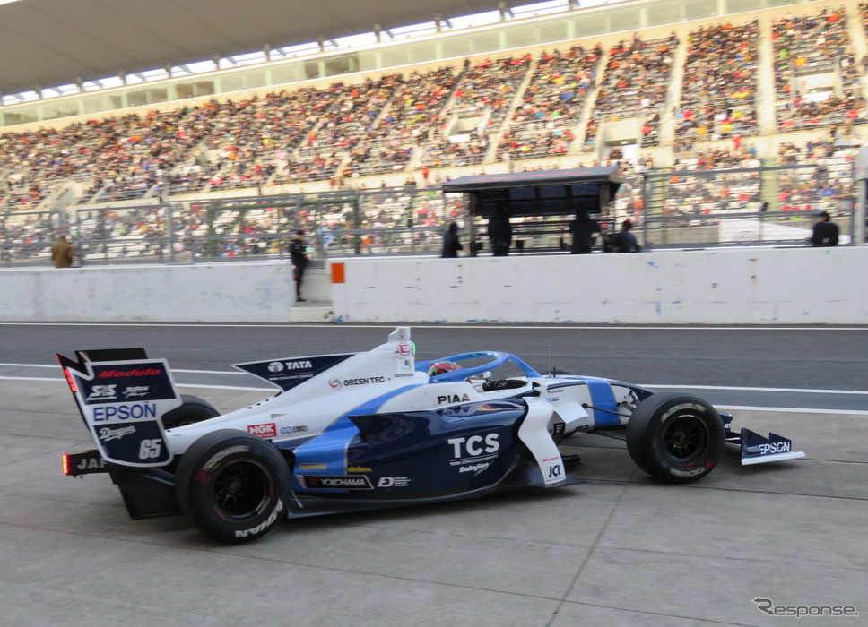 各陣営が新車「SF19」での走行を鈴鹿で開始した。《撮影 遠藤俊幸》