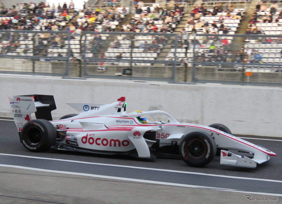 各陣営が新車「SF19」での走行を鈴鹿で開始した。《撮影 遠藤俊幸》