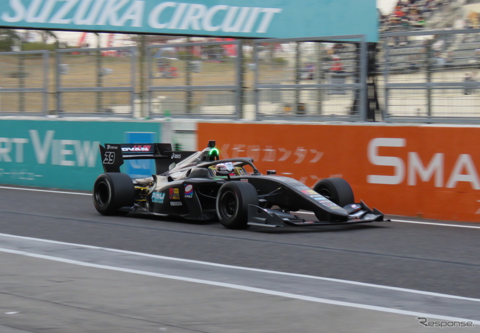 各陣営が新車「SF19」での走行を鈴鹿で開始した。《撮影 遠藤俊幸》