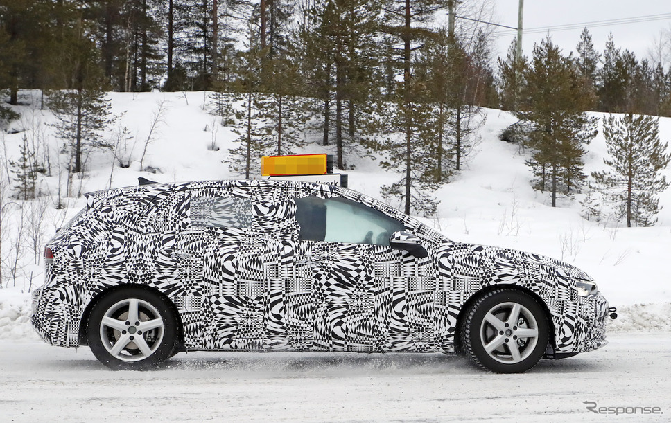 VW ゴルフ 新型(ゴルフ8)スクープ写真《APOLLO NEWS SERVICE》
