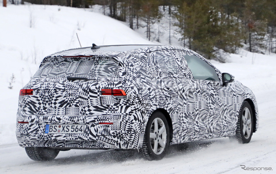 VW ゴルフ 新型(ゴルフ8)スクープ写真《APOLLO NEWS SERVICE》