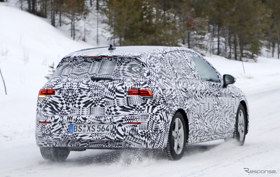 VW ゴルフ 新型(ゴルフ8)スクープ写真《APOLLO NEWS SERVICE》