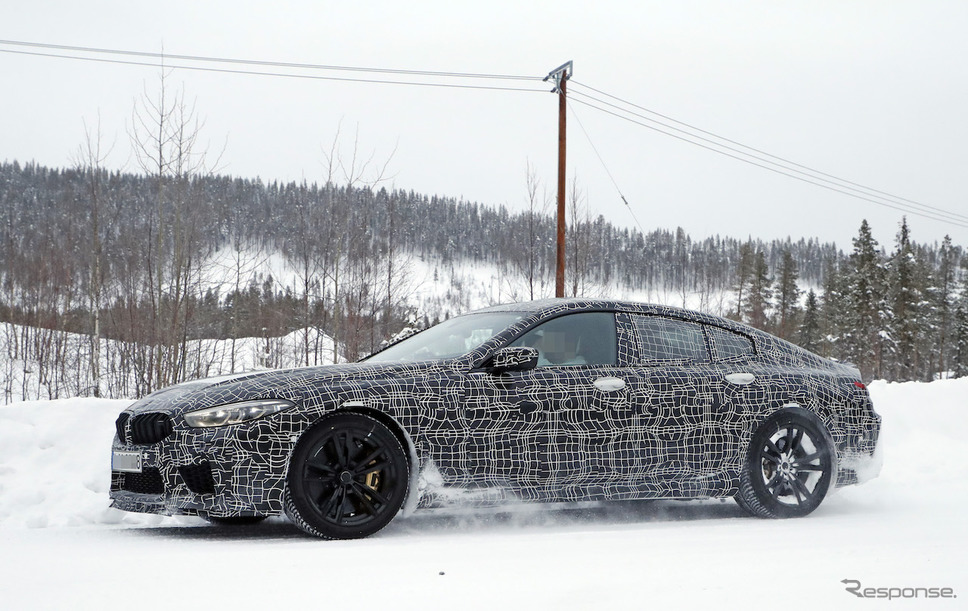 BMW M8 グランクーペ スクープ写真《APOLLO NEWS SERVICE》