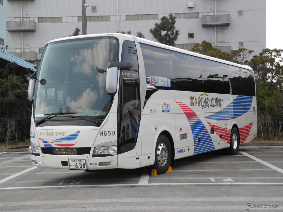 京成バスが運行しているプラネタリウム仕様の夜行高速バス「K★スター･ライナー」《撮影　山田清志》