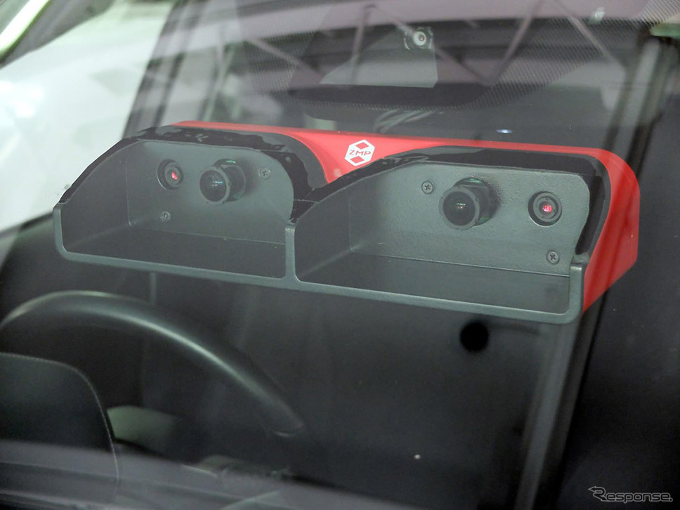 自動運転用4眼ステレオカメラ RoboVision 3