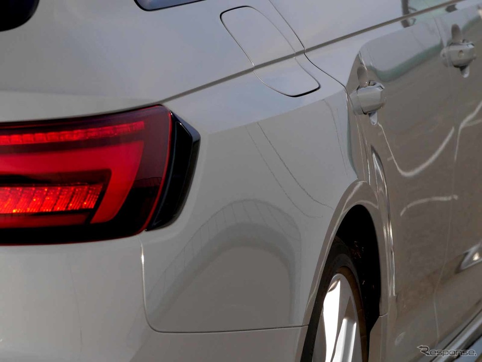 アウディ RS4アバント 新型撮影 中村孝仁