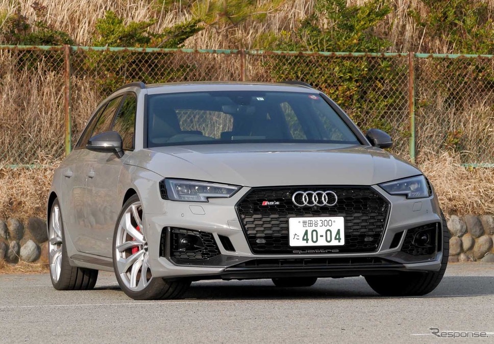 アウディ RS4アバント 新型撮影　中村孝仁