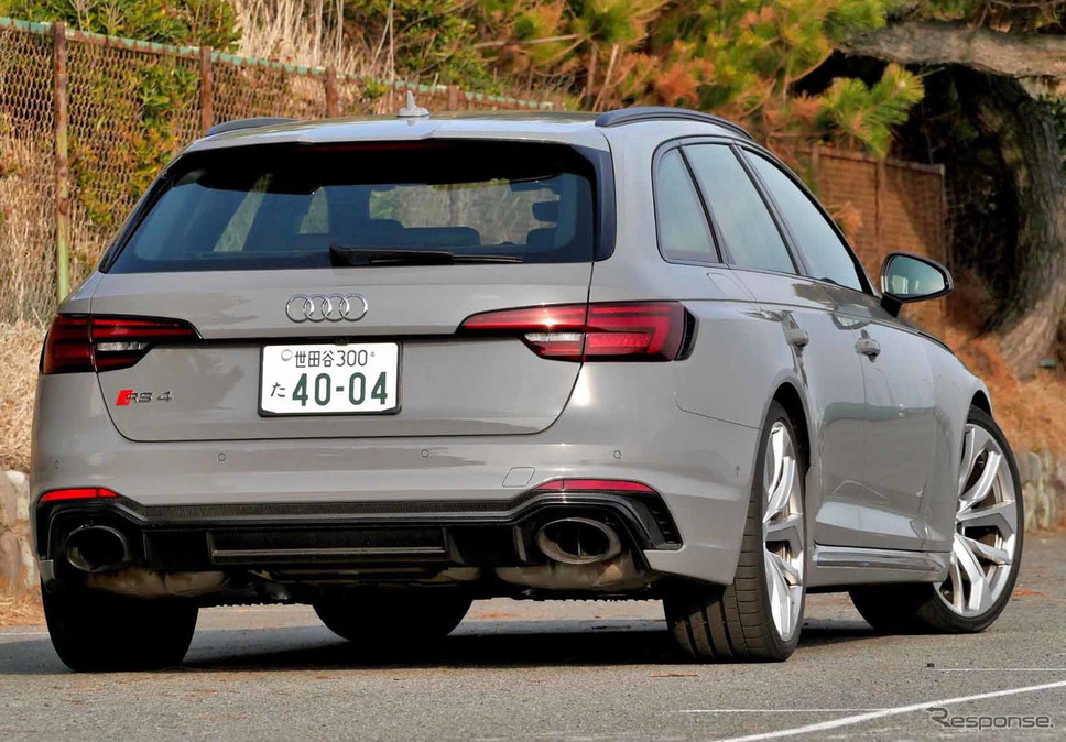 アウディ RS4アバント 新型撮影 中村孝仁