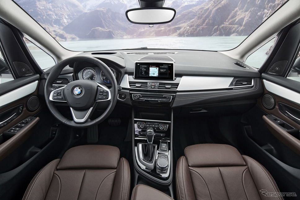 BMW2シリーズ アクティブ ツアラーのPHV「225xe」改良新型