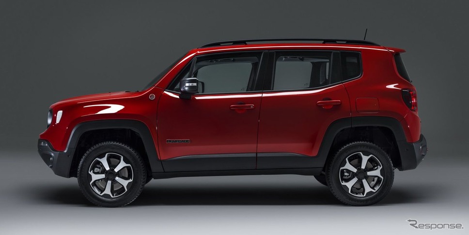 ジープ・レネゲード PHEV