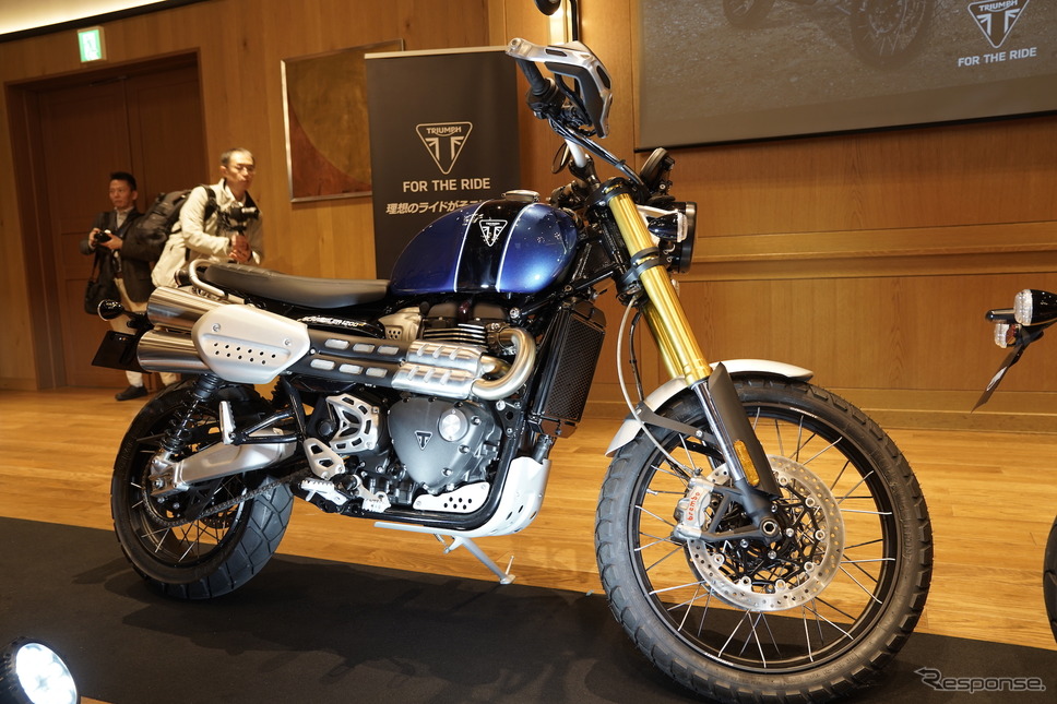 上級バージョンのスクランブラー1200 XE《撮影 河野正士》