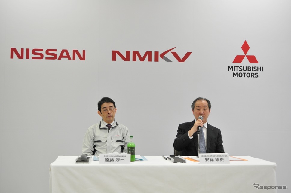 NMKVの遠藤淳一CEO（左）と三菱自動車の安藤剛史副社長《撮影 丹羽圭@DAYS》
