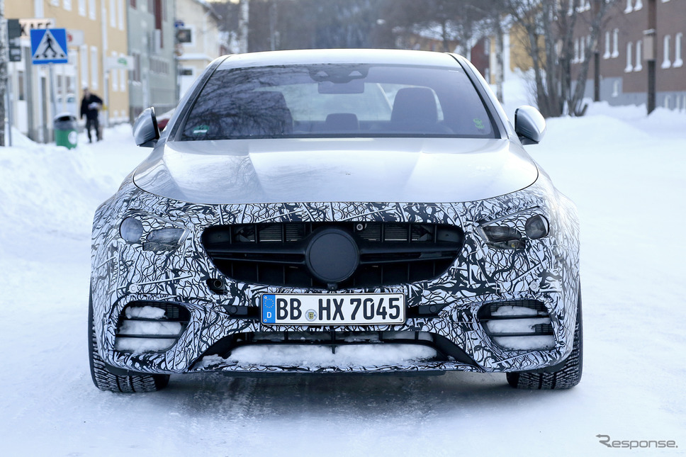 メルセデス AMG E63 スクープ写真《APOLLO NEWS SERVICE》