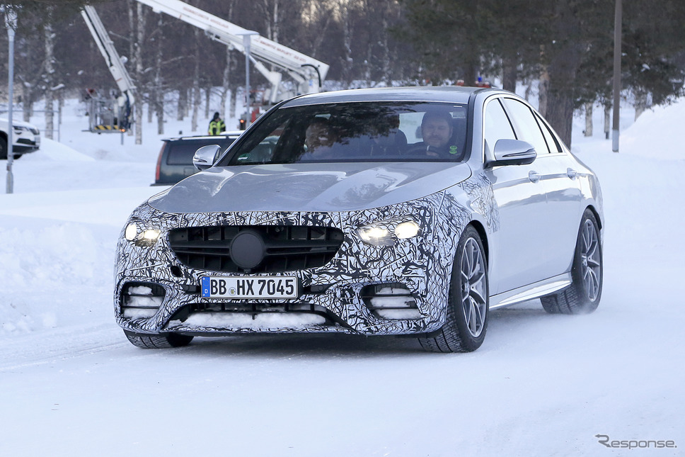 メルセデス AMG E63 スクープ写真《APOLLO NEWS SERVICE》