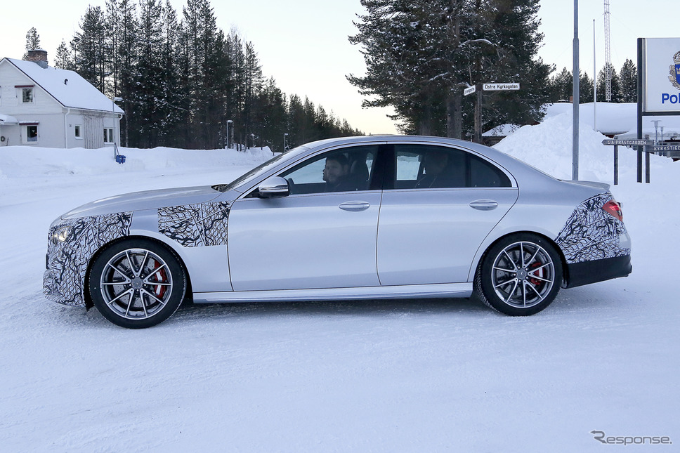 メルセデス AMG E63 スクープ写真《APOLLO NEWS SERVICE》