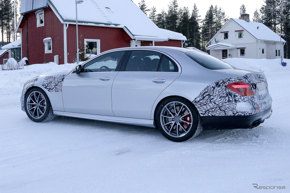 メルセデス AMG E63 スクープ写真《APOLLO NEWS SERVICE》