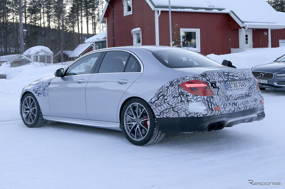 メルセデス AMG E63 スクープ写真《APOLLO NEWS SERVICE》