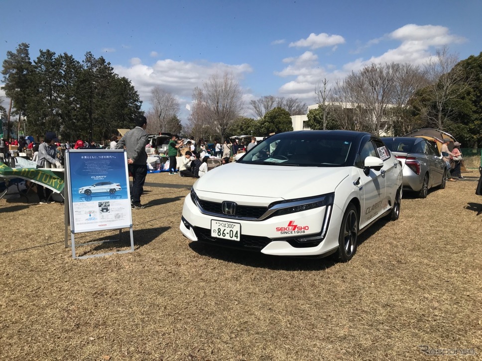 つくばエキスポセンター横のスペースで車中泊をしながら明日の暮らしを考えるイベントVAN泊。《撮影 中込健太郎》