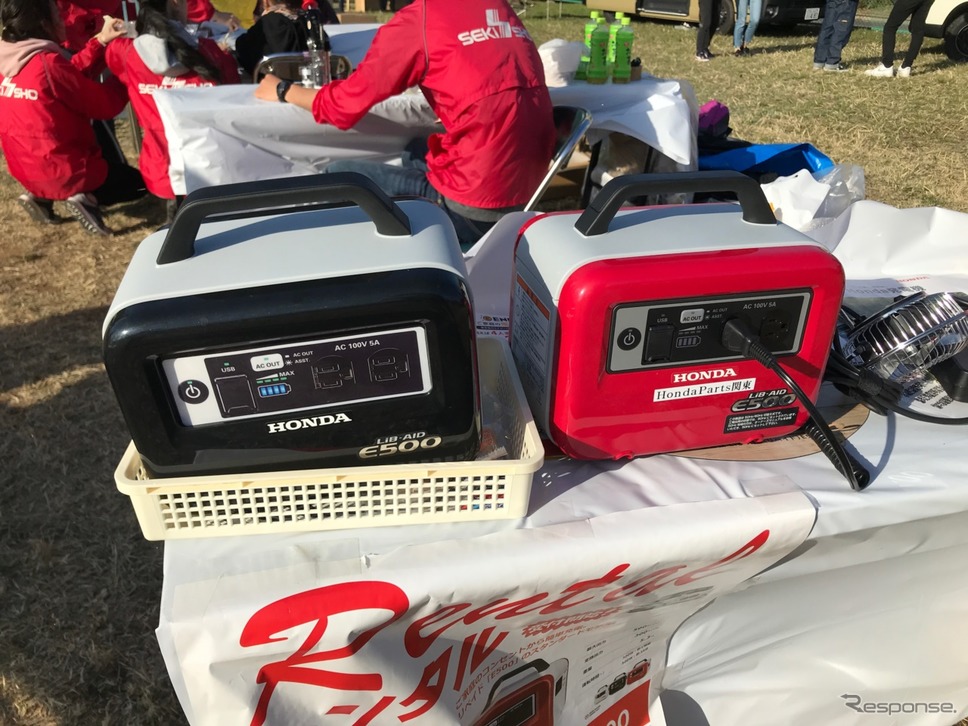 ホンダの大人気の蓄電池のLiB-AID E500。販売の紹介のみならず、レンタルの紹介も行われていた。《撮影 中込健太郎》