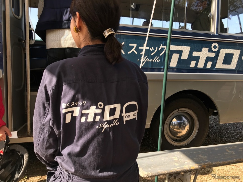 アポロ号と名付けられたこのライトバス。動くスナックとして、福岡の街を盛り上げる活動をしてきた一台。《撮影 中込健太郎》