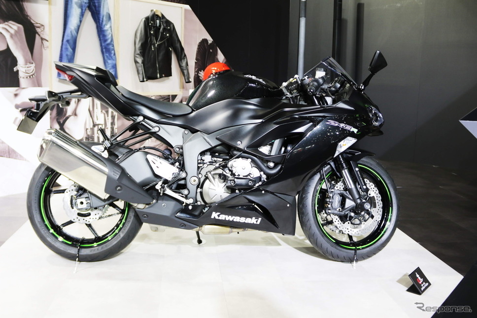 カワサキ(東京モーターサイクルショー2019)《撮影 先川知香》