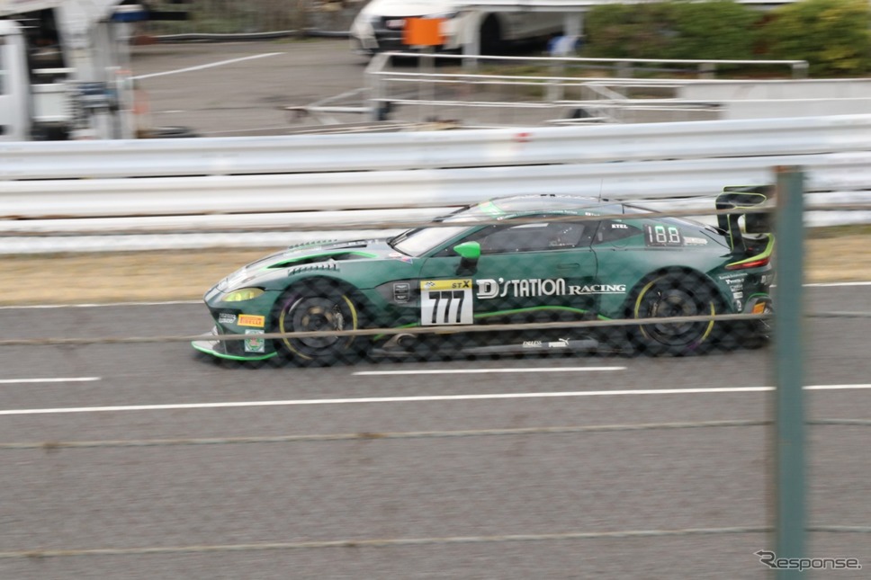 アストンマーティン・ヴァンテージGT3.早さは群を抜いていた。《撮影 中込健太郎》
