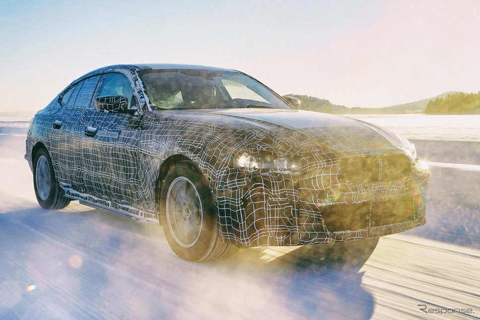 BMW i4 の開発プロトタイプ車