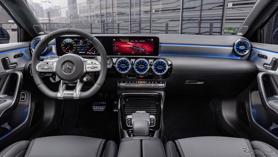 メルセデス AMG A35 4MATIC セダン