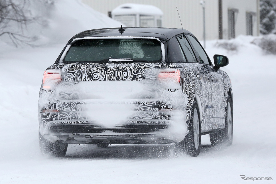 アウディ Q2L e-tron スクープ写真《APOLLO NEWS SERVICE》