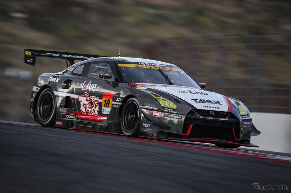 GT300クラス初日2番手タイムの#10 GT-R。《撮影 益田和久》