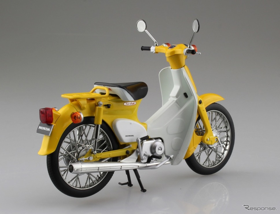 アオシマ 完成品バイクシリーズ ホンダ スーパーカブ（イエロー）※製品画像は試作品のため、実際の商品とは異なる箇所があります