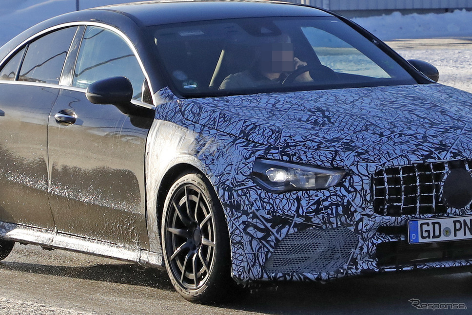メルセデス AMG CLA45 スクープ写真《APOLLO NEWS SERVICE》