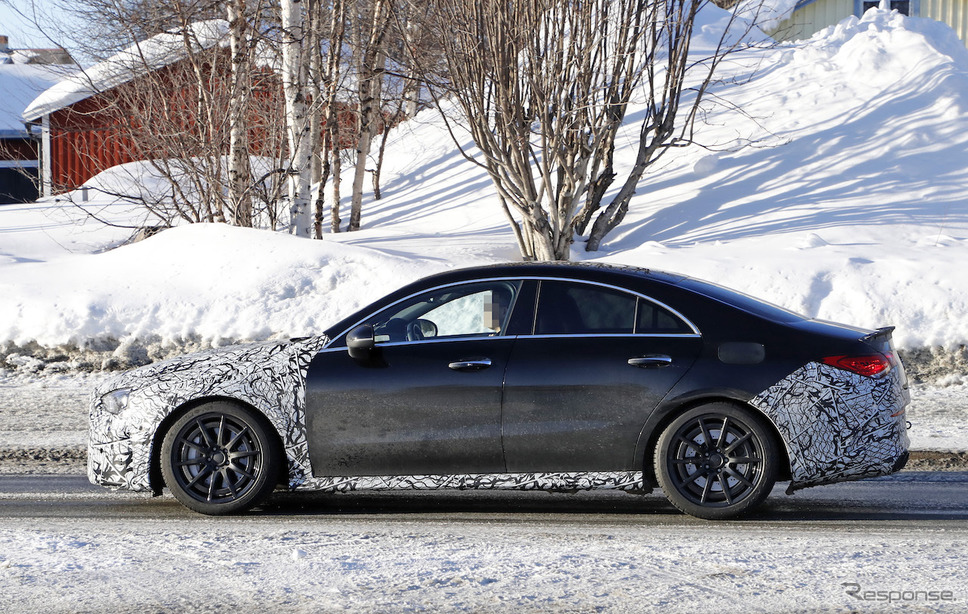 メルセデス AMG CLA45 スクープ写真《APOLLO NEWS SERVICE》