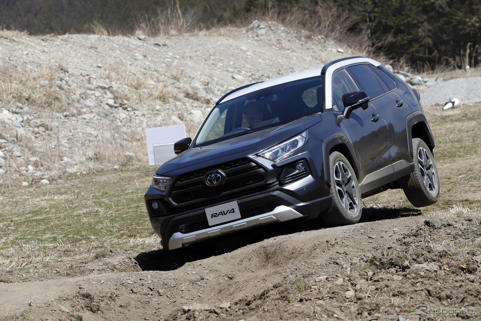 トヨタ RAV4 新型《撮影 小林岳夫》