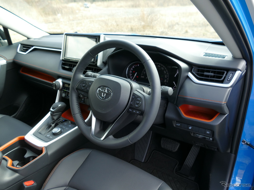 トヨタ RAV4 Adventure《撮影 島崎七生人》