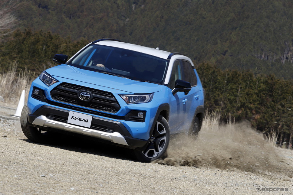 トヨタ RAV4 Adventure《撮影 小林岳夫》