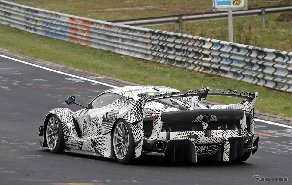フェラーリ FXX K エボをベースとしたプロトタイプ。これは改良型か公道仕様か《APOLLO NEWS SERVICE》