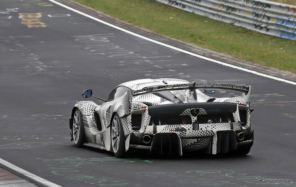フェラーリ FXX K エボをベースとしたプロトタイプ。これは改良型か公道仕様か《APOLLO NEWS SERVICE》