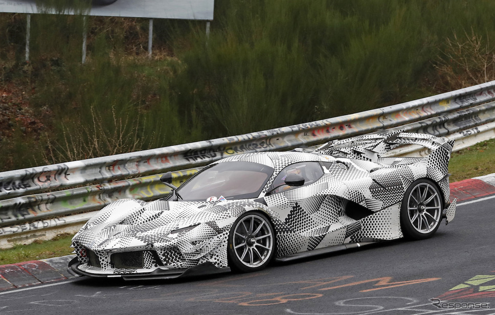 フェラーリ FXX K エボをベースとしたプロトタイプ。これは改良型か公道仕様か《APOLLO NEWS SERVICE》