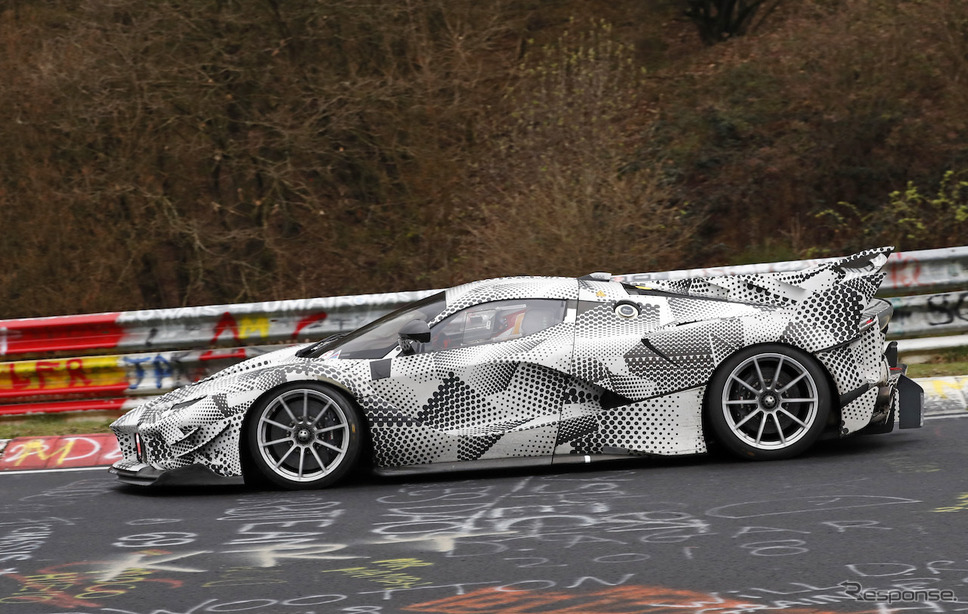 フェラーリ FXX K エボをベースとしたプロトタイプ。これは改良型か公道仕様か《APOLLO NEWS SERVICE》